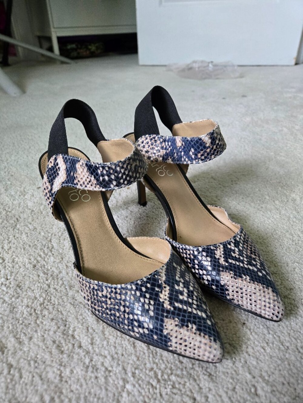 Franco Sarto Sz 7 Snake Skin Faux Leather Pointed Heels